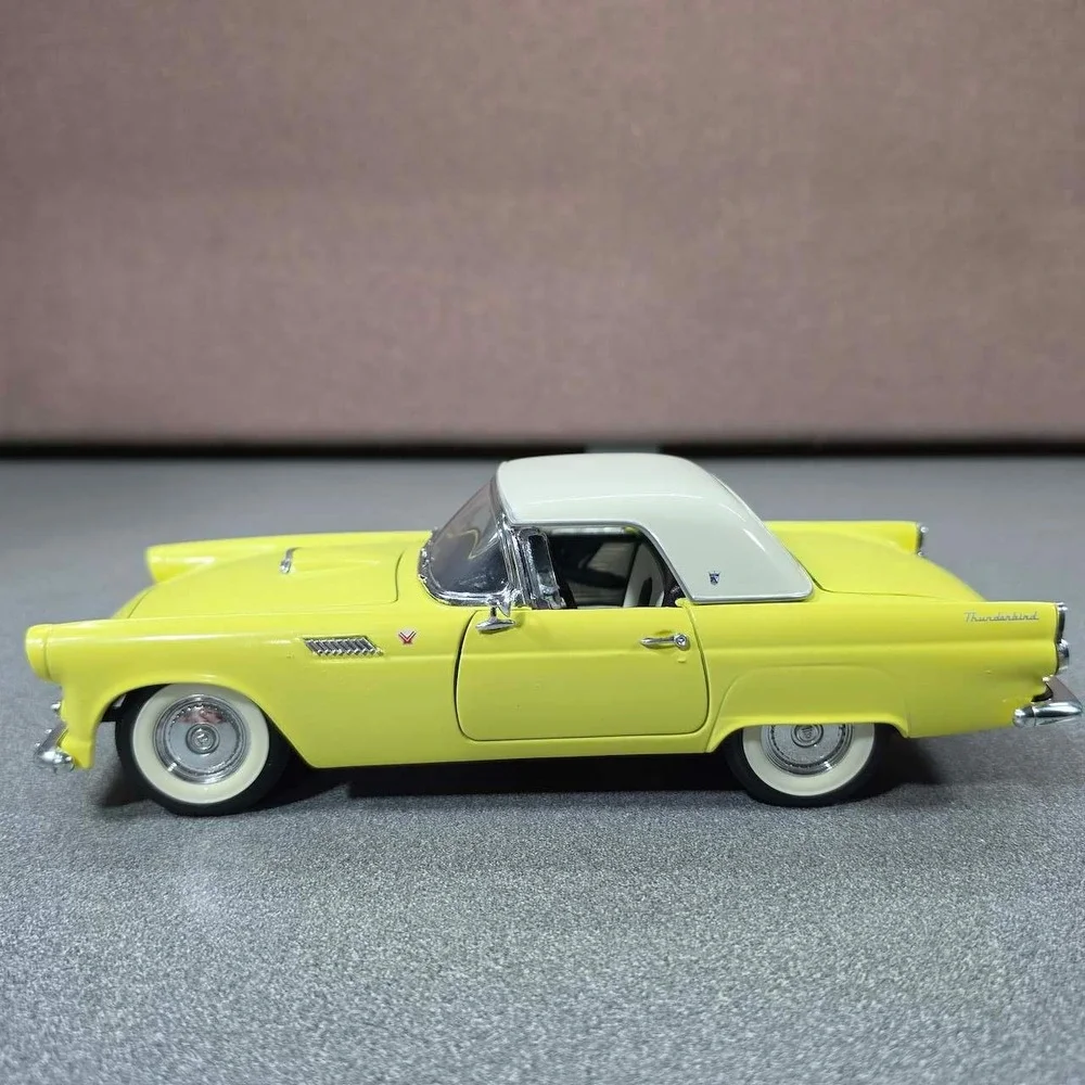 Roadlegends Ford 1955 Thunderbird Diecast Model Car Excellent